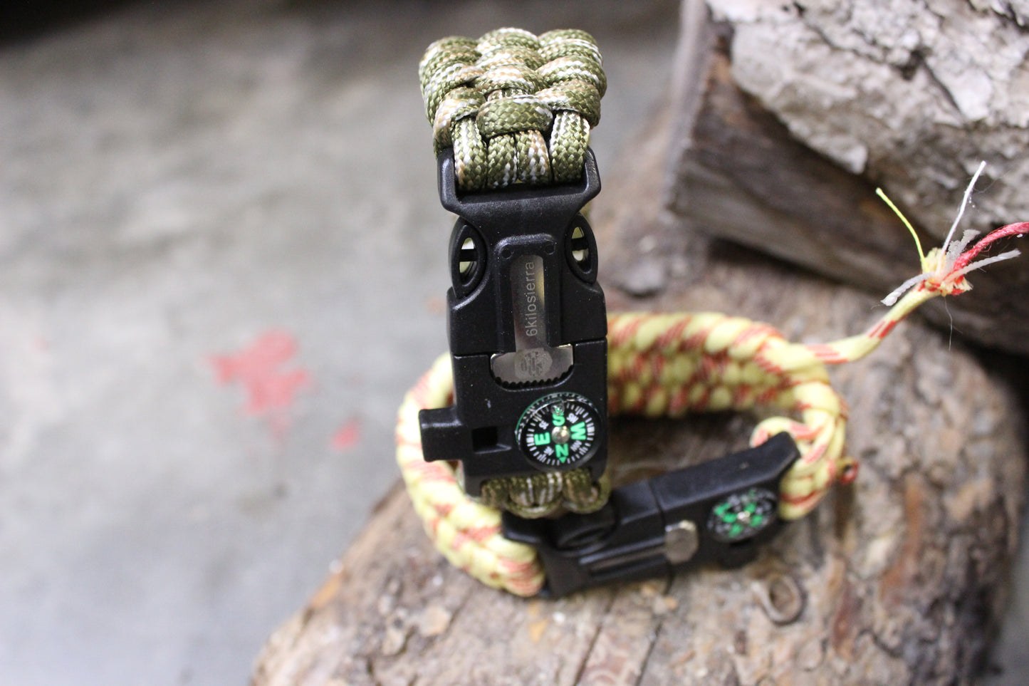 Bracelets paracorde d'urgence – Équipement de survie tactique, allume-feu en silex, sifflet et boussole